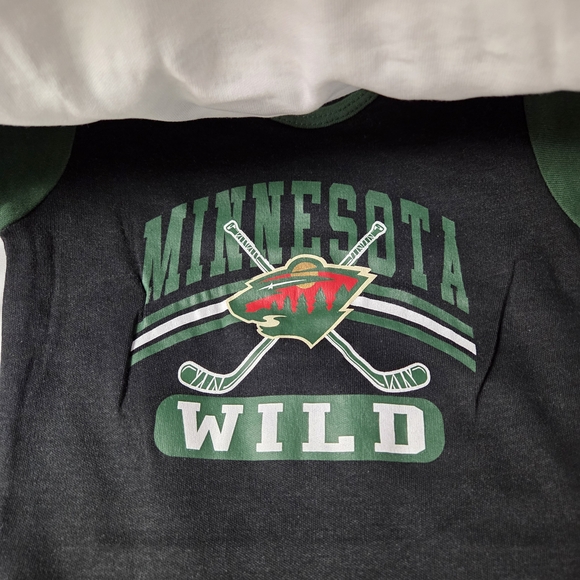 NHL‎ 12 Months Minnesota Wild 3 Pack Onesies - Picture 4 of 5